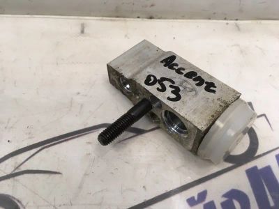 Лот: 21711703. Фото: 1. клапан кондиционера Hyundai Accent... Двигатель и элементы двигателя