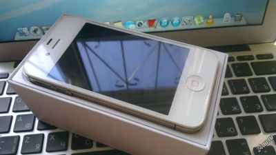 Лот: 4855905. Фото: 1. Apple Iphone 4s 16GB White -... Смартфоны