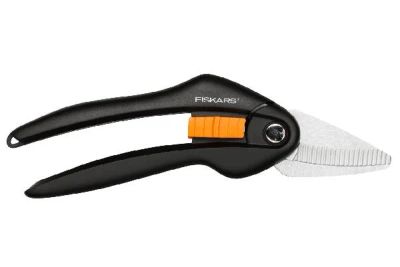 Лот: 13737402. Фото: 1. Ножницы универсальные Fiskars... Ручные орудия труда