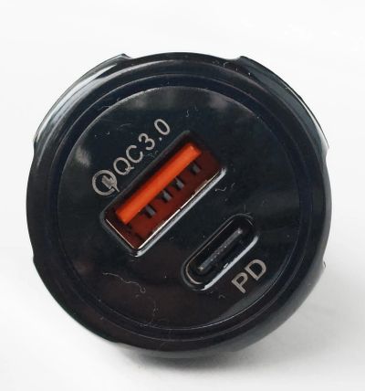 Лот: 25644413. Фото: 1. Зарядное в прикуриватель 20W USB... Зарядные устройства, блоки питания, адаптеры сетевые для смартфонов