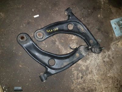 Лот: 20895889. Фото: 1. Рычаг подвески нижний Toyota Ractis... Ходовая, подвеска, рулевое управление