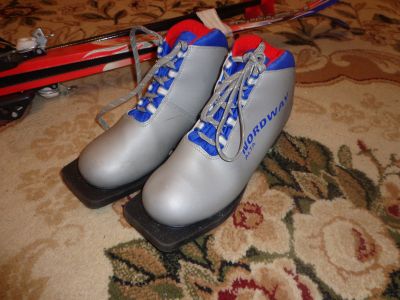 Лот: 19000196. Фото: 1. Лыжи детские с ботинками размер... Другое (лыжи)