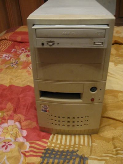 Лот: 4500121. Фото: 1. P4 2.4GHz/128Mb ddr1/HDD 40Gb... Компьютеры в сборе