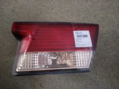 Лот: 21410381. Фото: 1. вставка багажника Nissan Sunny... Двигатель и элементы двигателя