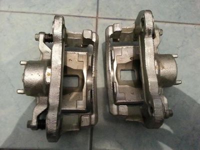 Лот: 5328186. Фото: 1. Супорта передние Mitsubishi L200... Тормозная система