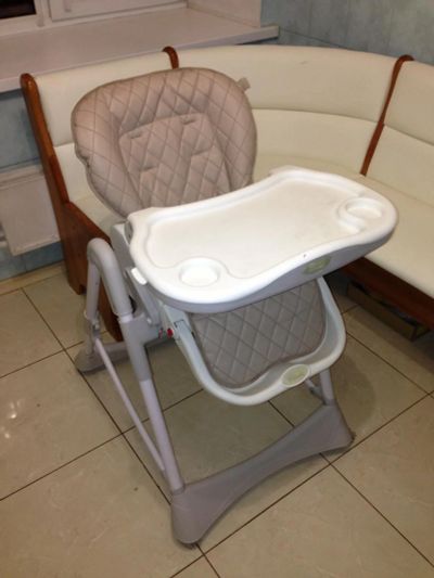 Лот: 8294044. Фото: 1. Стульчик для кормления Happy Baby... Стульчики для кормления