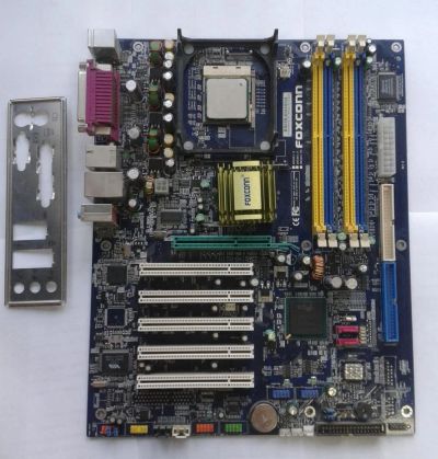 Лот: 9202514. Фото: 1. Материнская плата Foxconn 865A01-PE-6EKRS... Материнские платы
