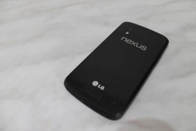Лот: 5374379. Фото: 1. Nexus 4 + Чехол. Смартфоны