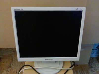 Лот: 6502816. Фото: 1. Монитор Samsung 710N. ЖК-мониторы