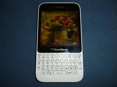 Лот: 9974582. Фото: 1. BlackBerry Q5. Смартфоны