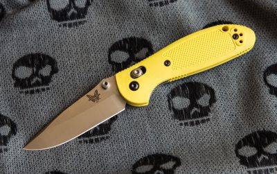 Лот: 5149624. Фото: 1. Benchmade Mini-Griptilian 556-yel. Ножи, топоры