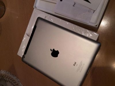 Лот: 4785672. Фото: 1. Apple iPad 2 3G Wi-Fi 16 GB white. Планшеты