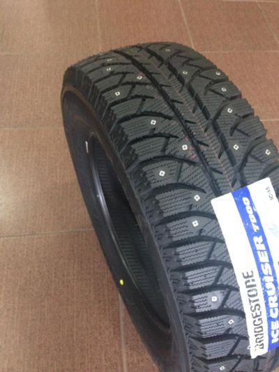 Лот: 10202668. Фото: 1. 205/55 R16 Bridgestone Ice Cruiser... Шины