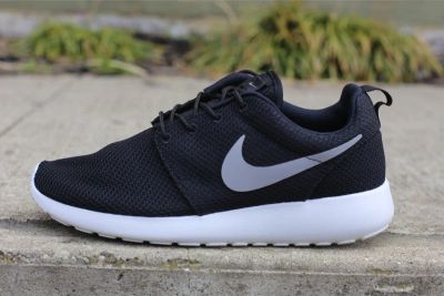 Лот: 9166474. Фото: 1. nike roshe run кроссовки женские... Кеды, кроссовки, слипоны