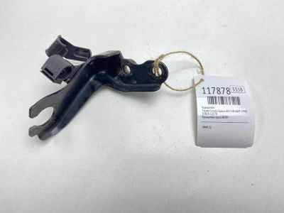 Лот: 25628310. Фото: 1. Кронштейн Toyota Corolla Spacio... Двигатель и элементы двигателя