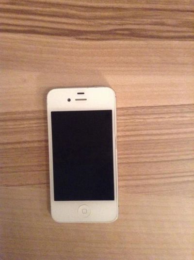 Лот: 3423255. Фото: 1. iPhone 4S 16gb+11 чехлов. Смартфоны