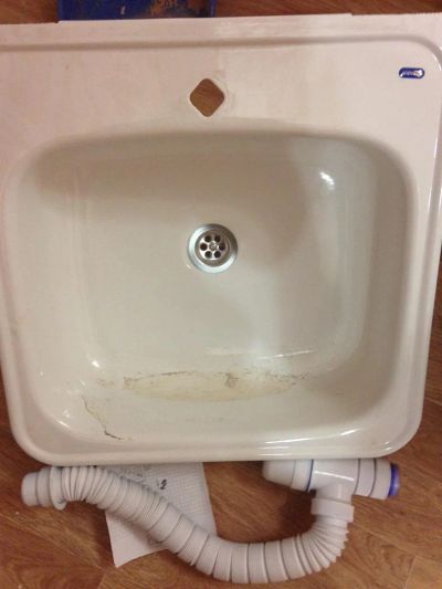 Лот: 3213576. Фото: 1. Раковина эмалированная новая с... Раковины, умывальники