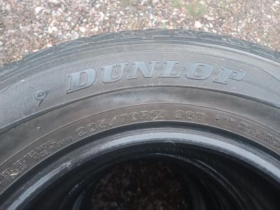 Лот: 25364173. Фото: 1. Резина Dunlop 205/70 R15. Шины