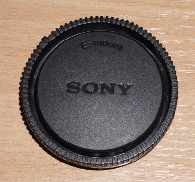 Лот: 4485882. Фото: 1. Задняя крышка объектива для Sony... Крышки, бленды