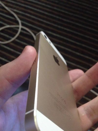 Лот: 4076271. Фото: 1. iphone 5s/ 64gb /gold Полный комплект... Смартфоны