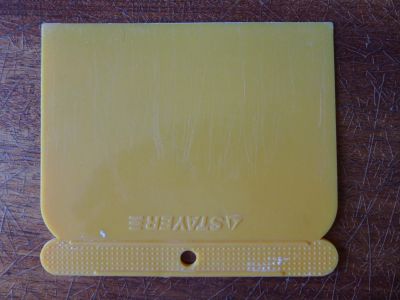 Лот: 6398877. Фото: 1. Шпатель пластиковый 11,5 х 10... Ручной инструмент