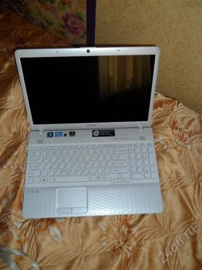 Лот: 2342999. Фото: 1. Sony VAIO VPC-EH3M1R/W. Ноутбуки