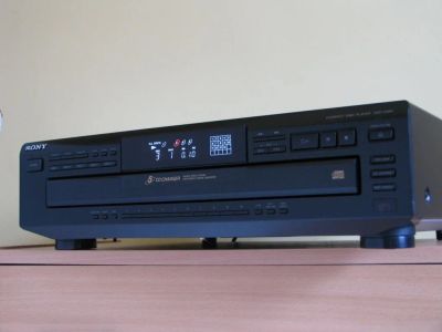 Лот: 4532276. Фото: 1. SONY CDP-C661 (Без обмена). CD-проигрыватели и чейнджеры