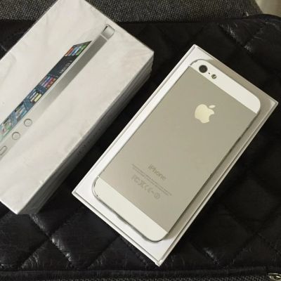 Лот: 6155547. Фото: 1. iPhone 5 16Гб Белый. Отличное... Смартфоны