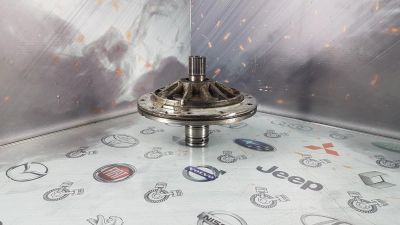 Лот: 23589461. Фото: 1. Насос масляный АКПП Nissan Largo... Трансмиссия