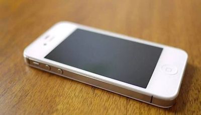 Лот: 4717515. Фото: 1. iphone 4 32gb белый. Смартфоны