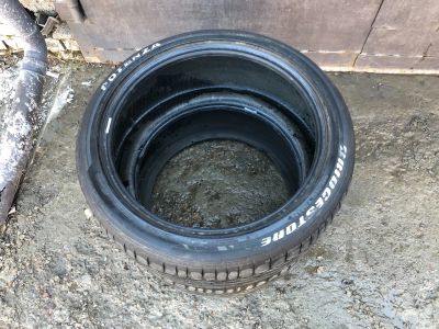 Лот: 15862414. Фото: 1. Две покрышки Bridgestone Potenza... Шины