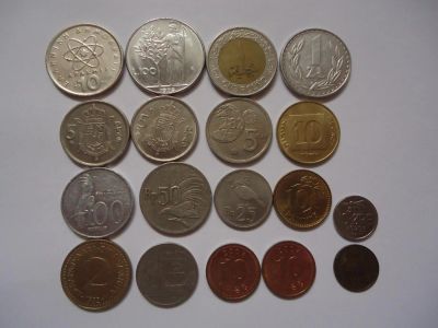 Лот: 8220805. Фото: 1. Монеты разных стран продам или... Наборы монет