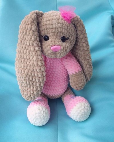 Лот: 12072298. Фото: 1. Плюшевая зайка. Авторские куклы, игрушки, поделки