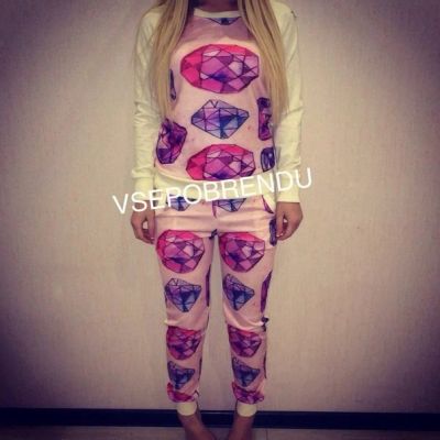 Лот: 4374823. Фото: 1. Кофточка с брильянтами. Свитеры, толстовки, худи