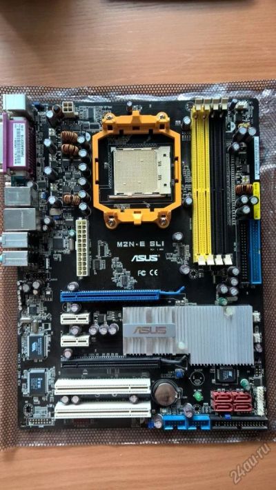 Лот: 5728338. Фото: 1. Asus M2N-E SLI, в отличном состоянии... Материнские платы