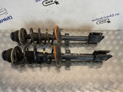Лот: 22460373. Фото: 1. стойки Nissan Terrano D10. Двигатель и элементы двигателя