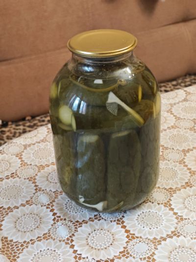 Лот: 24682336. Фото: 1. Банка 3 л вкусных, солёных огурцов... Домашние заготовки