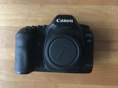 Лот: 12240470. Фото: 1. Canon EOS 5D Mark II. Цифровые зеркальные