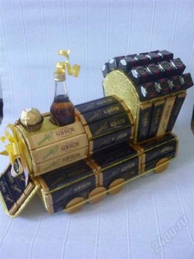Лот: 2324213. Фото: 1. Паровоз из конфет. Сувенирные мелочи