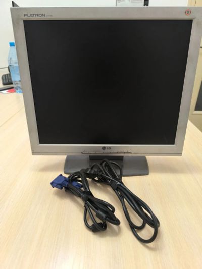 Лот: 25643744. Фото: 1. Монитор LG 17". ЖК-мониторы