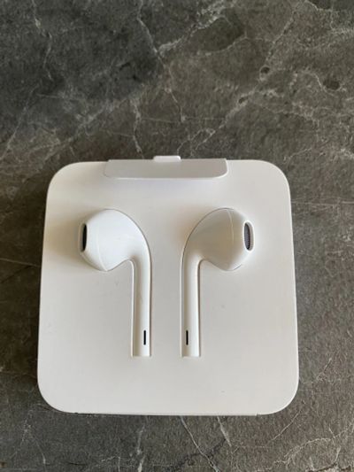 Лот: 16836823. Фото: 1. Наушники Apple EarPods (Lightning... Наушники, гарнитуры