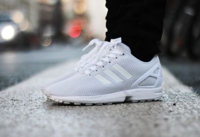 Лот: 8266920. Фото: 1. Кроссовки Adidas zx FLUX white... Кеды, кроссовки, слипоны