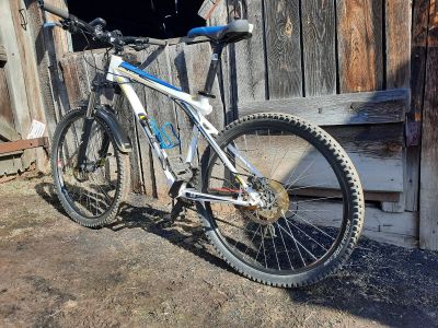 Лот: 20277872. Фото: 1. GT Avalanche 3.0. Велосипеды