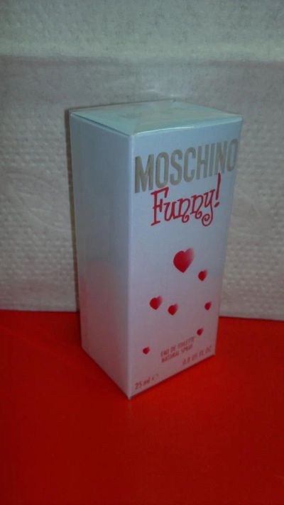Лот: 4314576. Фото: 1. Туалетная вода Moschino Funny... Женская парфюмерия