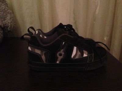 Лот: 5066544. Фото: 1. Heelys - роликовые кроссовки на... Кеды, кроссовки