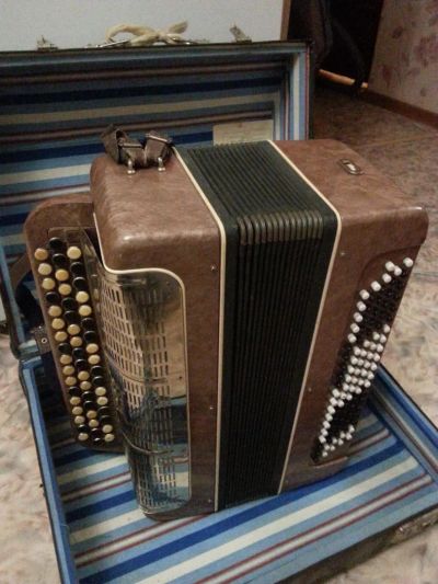 Лот: 5043807. Фото: 1. Баян "мелодия". Баяны, аккордеоны, гармони