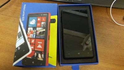 Лот: 7433435. Фото: 1. Nokia lumia 820 . Читать описание. Смартфоны