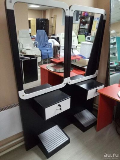 Лот: 10015797. Фото: 1. зеркало рабочее место парикмахера. Оснащение парикмахерских, салонов красоты