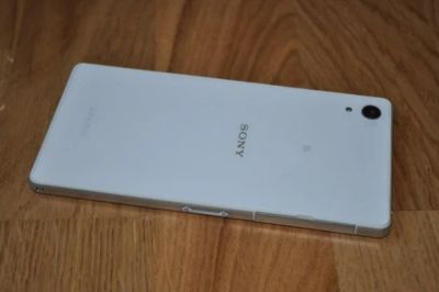 Лот: 8225597. Фото: 1. Sony z2. Кнопочные мобильные телефоны