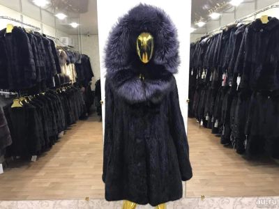 Лот: 9945594. Фото: 1. Норковая шуба с чернобуркой на... Верхняя одежда